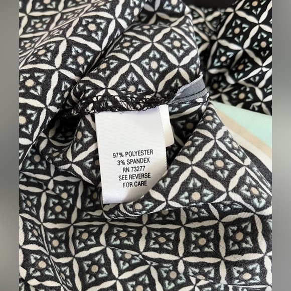 Dana Buchman Black w/Mint & Peach PatternedTunic Button Down Blouse; Size 12 - Picture 5 of 9